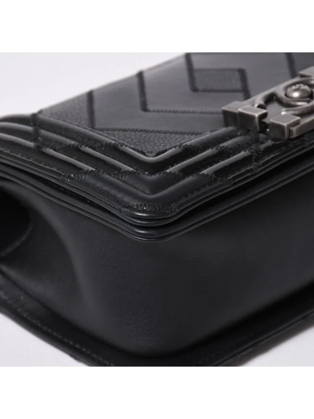 Chanel Boy Chain Shoulder Bag Black